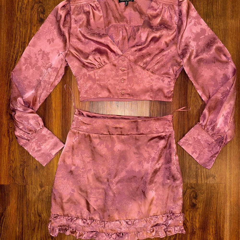 Fashion Nova Mauve Satin Jacquard Long Sleeve Crop Top and Skirt Set - Picture 2 of 4